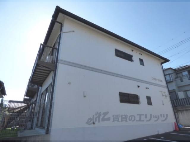 ファミーユ西条外観写真3