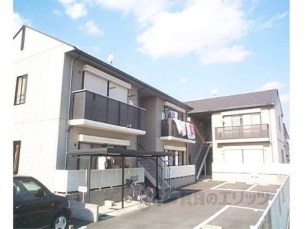 008240の外観写真