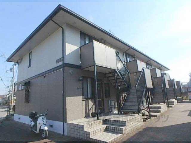 クレール嵯峨外観写真1