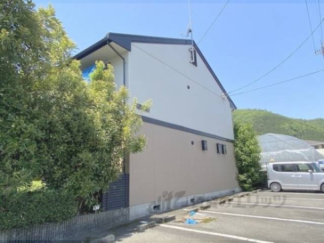 カーサ蟹ヶ坂外観写真1