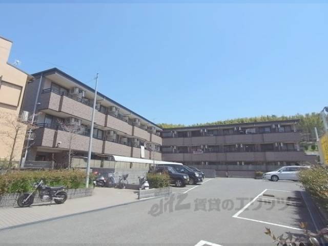 フォレスト醍醐外観写真1