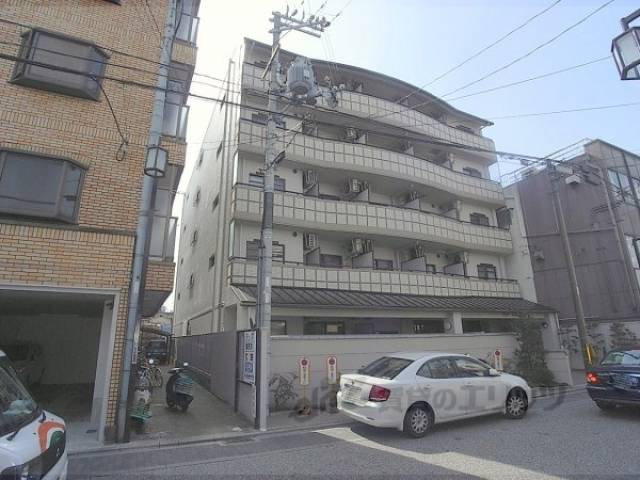 アンピール伏見桃山外観写真1