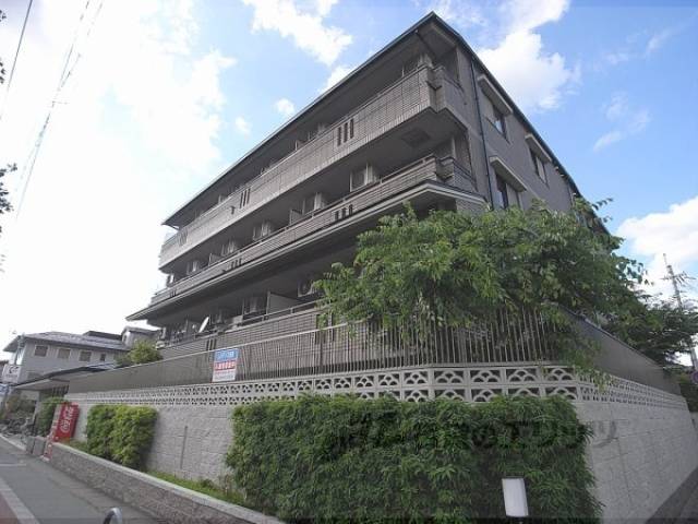 レジデンス岩倉外観写真1