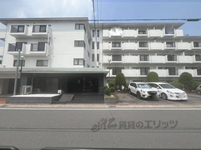 ハイツ山科外観写真1