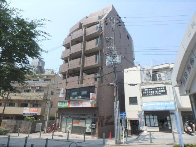 ル・クレヨン・ルージュ外観写真2