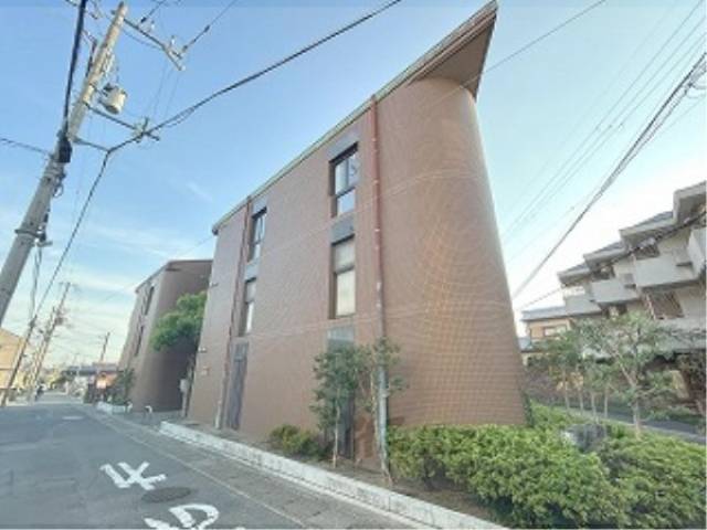 ラ・レガシオン外観写真1