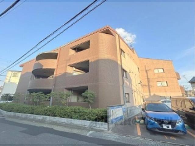 ラ・レガシオン外観写真3