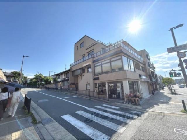 パレス神宮外観写真2