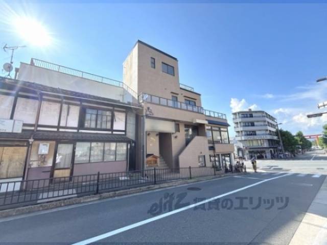 パレス神宮外観写真3