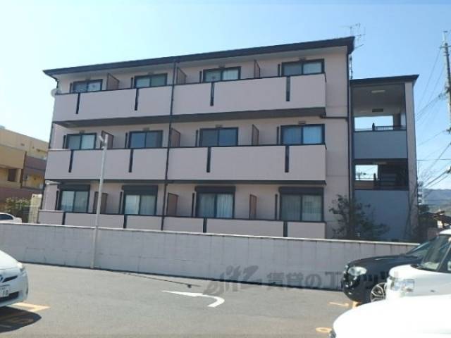 ルネットＡｄａｃｈｉ外観写真1