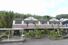 グリーンピア中川１号館外観写真