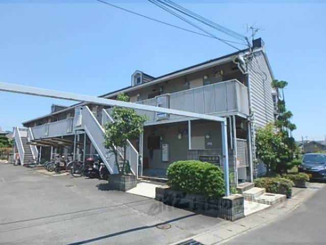 ファミール嵯峨野外観写真1