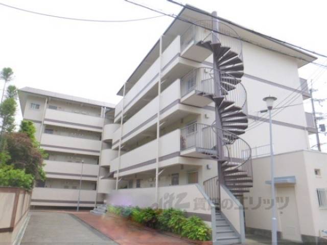 西喜マンション外観写真1