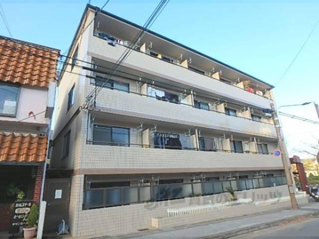 山岡マンション外観写真1