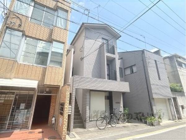 015625の外観写真
