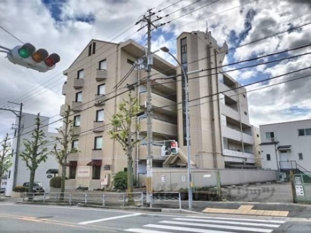 ハイツ三ノ宮外観写真1