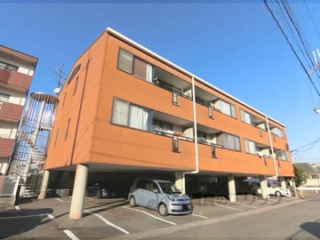 Ｃｏｕｒｔ　ｆｌａｔｓＴＡＮＡＢＥ２号棟外観写真1