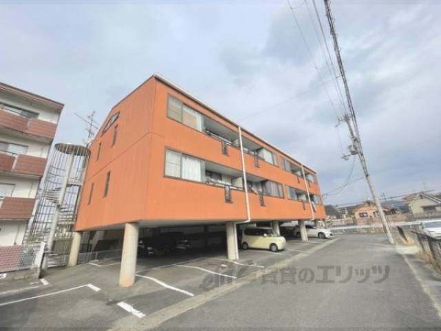 Ｃｏｕｒｔ　ｆｌａｔｓＴＡＮＡＢＥ２号棟外観写真3