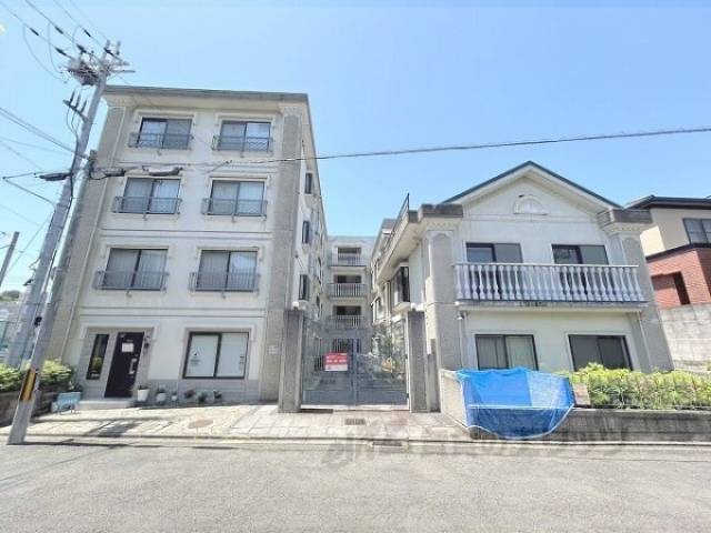 ロイヤルハイツ白川外観写真2