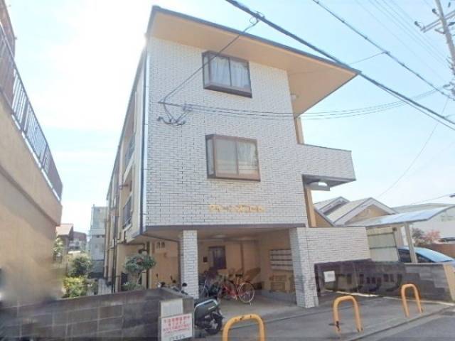 クインズコート外観写真1