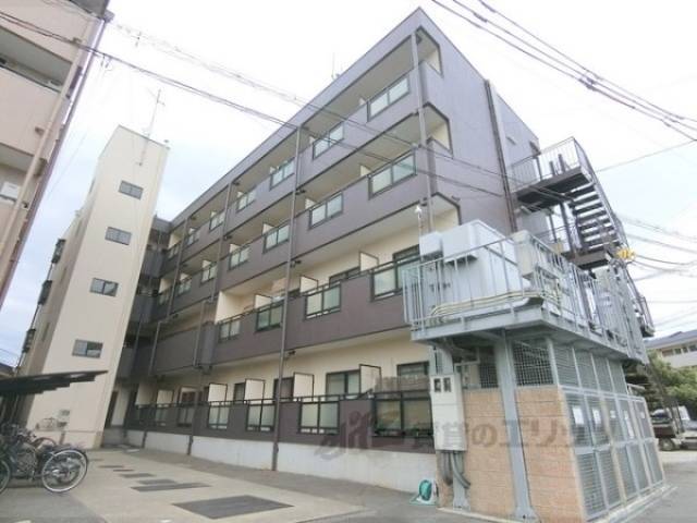 ロイヤルクリヨン外観写真1