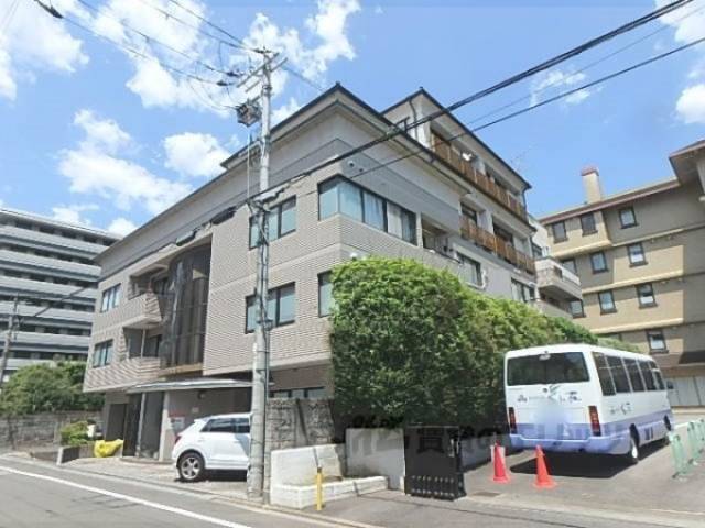 ヴァンタリゼ荒神口外観写真1
