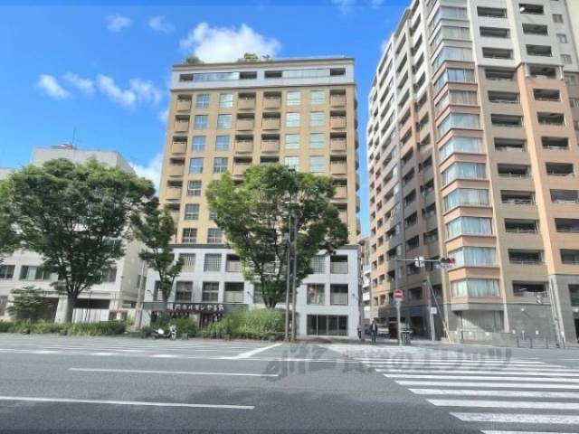 ライフプラザ烏丸御池外観写真1