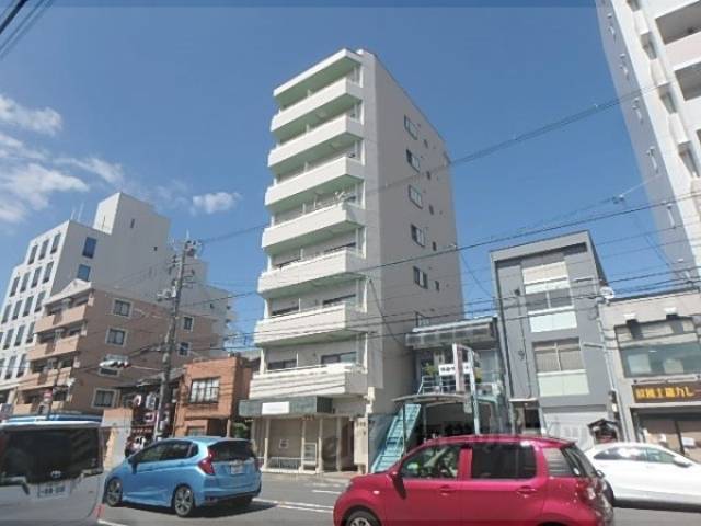 パレファミール府庁前外観写真1