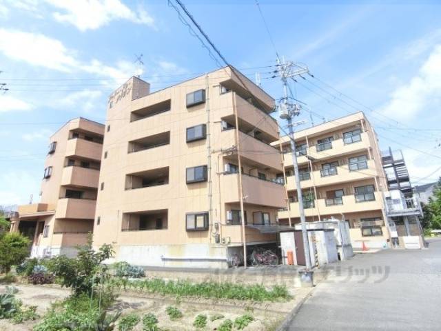 シャトードゥクリヨン外観写真3