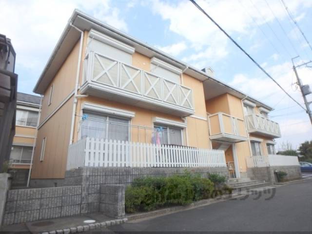 ウエストヒルＡ棟外観写真1