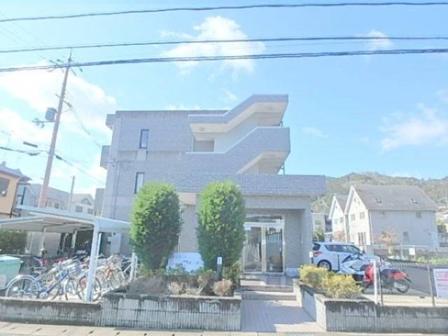 シャン・ド・フルール外観写真1