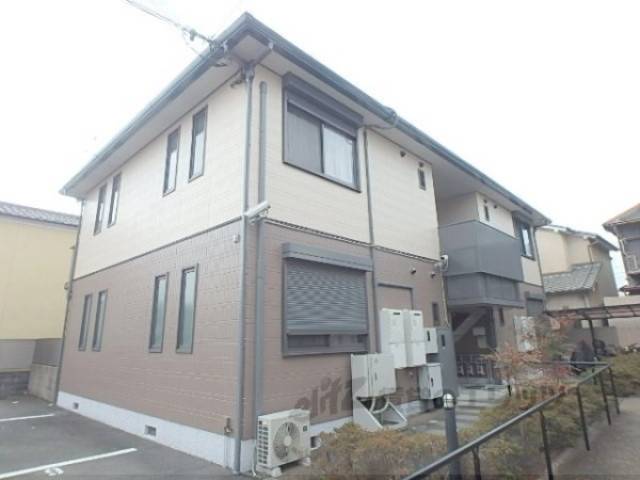 ファミール吉川外観写真1