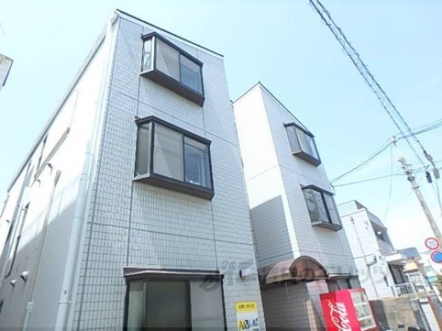 八幡田マンション外観写真1