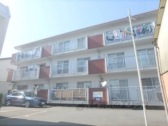 ハイツ西裏外観写真1