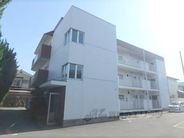 ハイツ西裏外観写真2