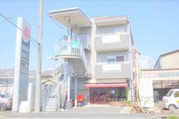 ラークヒルズ外観写真