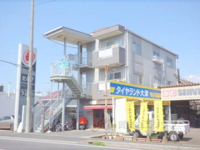 ラークヒルズ外観写真3