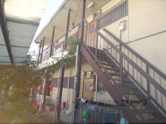 山鳩アパート外観写真1