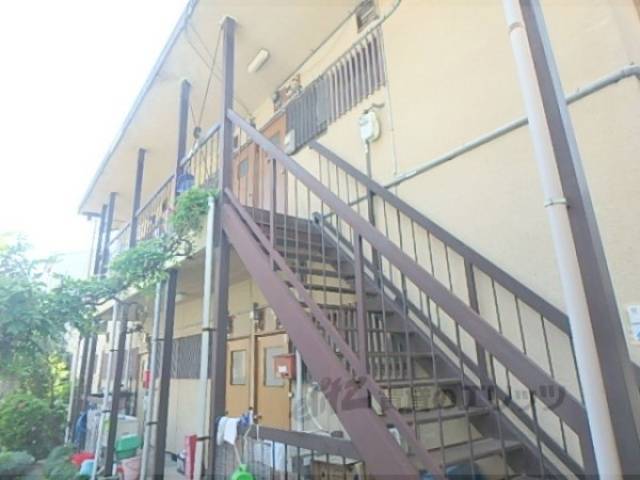 山鳩アパート外観写真3