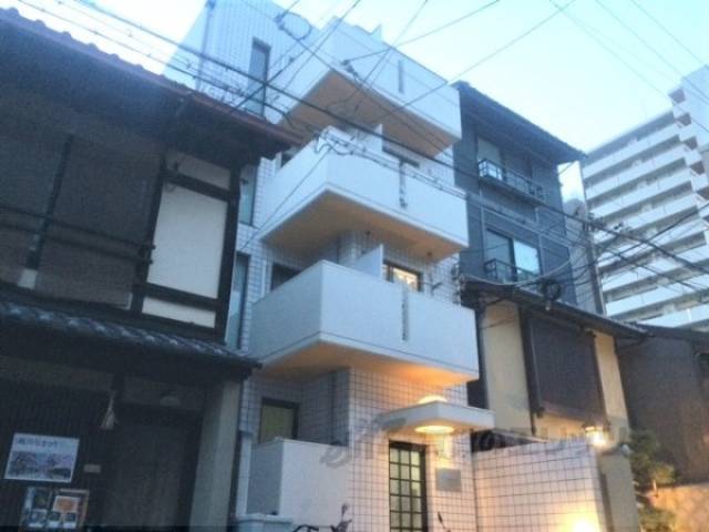 プルミエール五条外観写真1