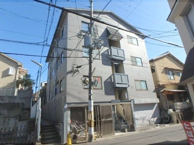 平行マンション外観写真1