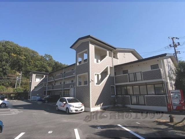 コモド二軒茶屋外観写真2