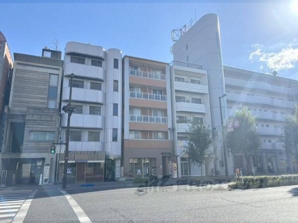 030443の外観写真