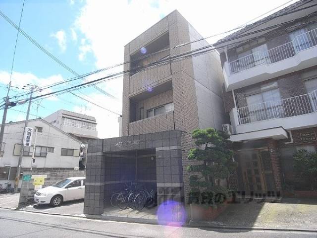 アルティスタ西院外観写真1