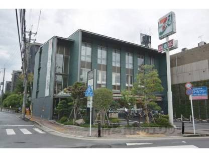 オーガスタ木幡ビル外観写真1