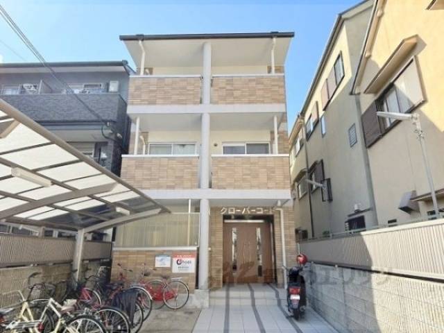 クローバーコート外観写真1