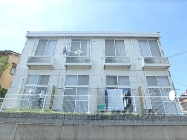 レオパレス勧修寺外観写真2