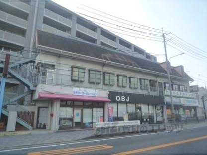 カミナリプラザ(テナント)外観写真1