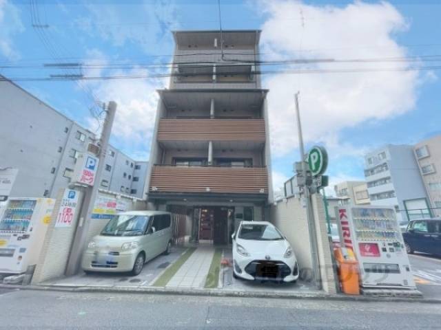 ウエスティ烏丸外観写真1