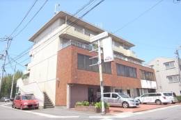 長岡ロイヤルパレスA棟外観写真